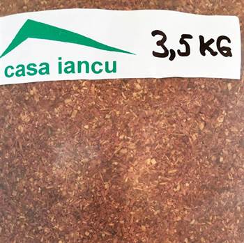 Scoarta si lemn de cedru tocat